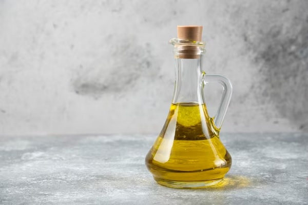 olive oil to reduce tangling in hair